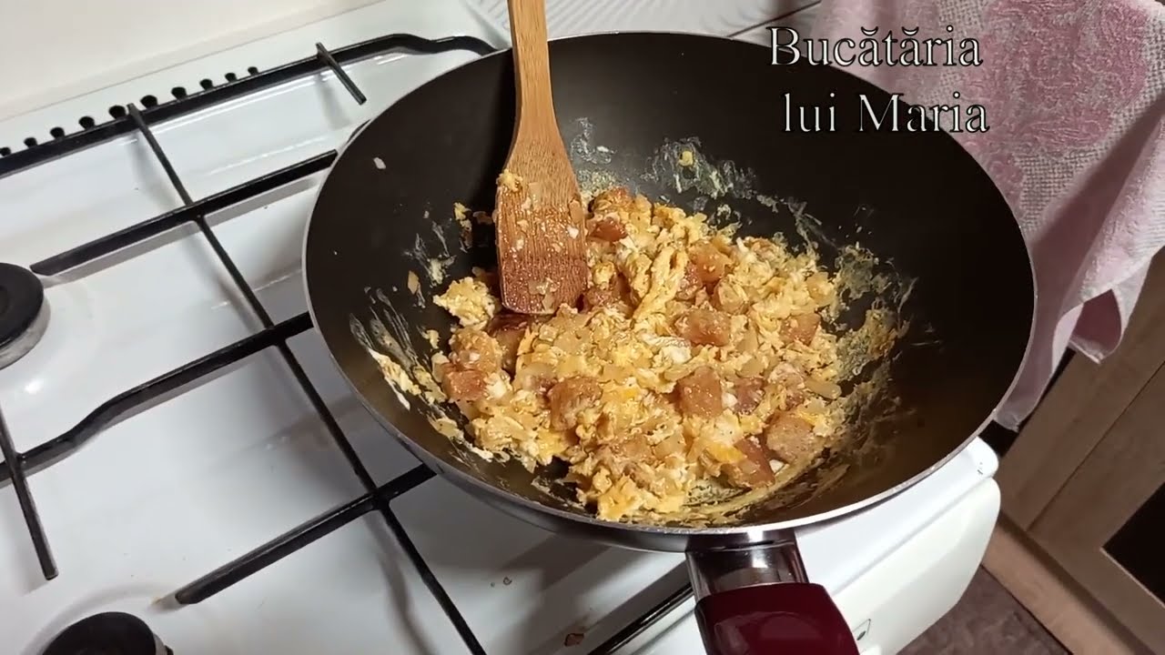 MIC DEJUN RAPID ȘI IEFTIN CU PÂINE USCATĂ, OU ȘI CEAPĂ.
