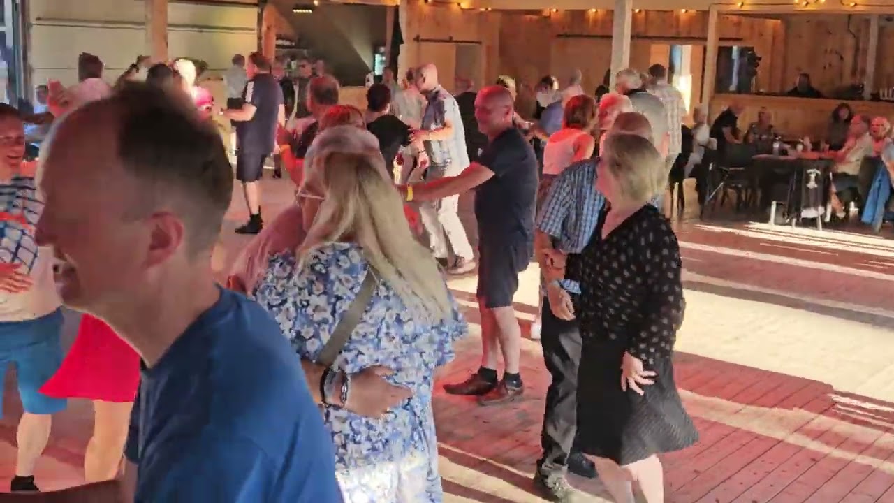 Hælsing Dænsebændet med Dænsebændet på Dokka Camping Dansehallen Dansnytt Tor Nybakken