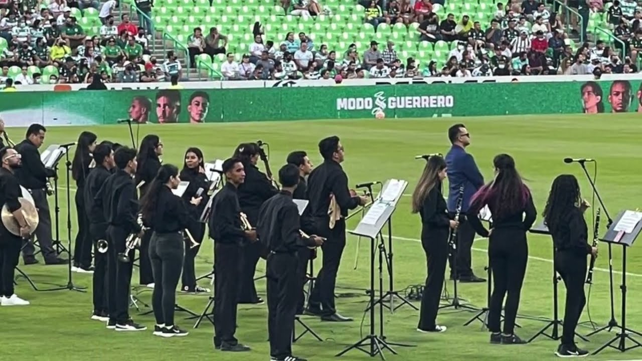 Himno Nacional de México, interpretado por la Orquesta Sinfónica de la UTT en el Estadio Corona