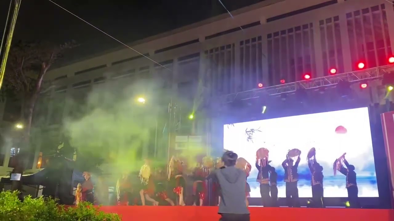 Tiết mục Men say mây ngàn- trường THPT Sơn Trà