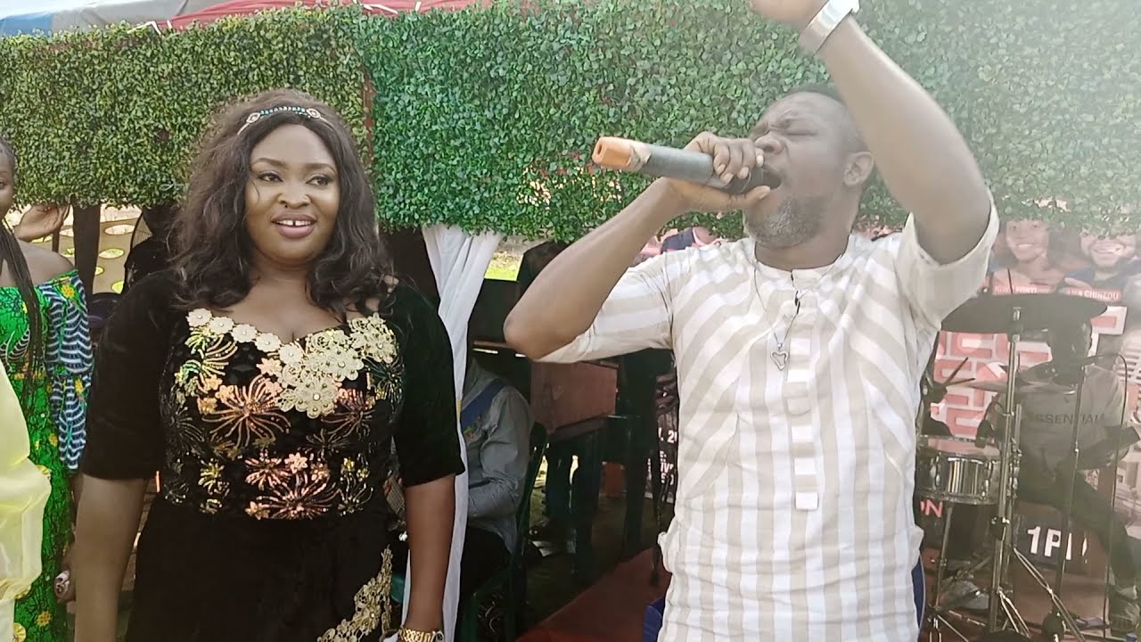 EVANG OSY OSINA LIVE AT SIS OGE NWEKE CONNECT TO HEAVEN THROUGH PRAISE AND WORSHIP PROGRAM.