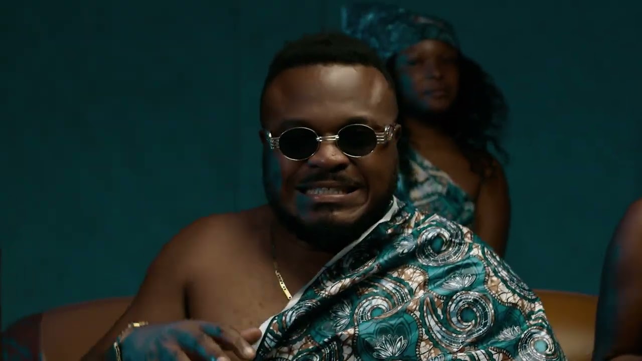 Nelson tshi_Nzambe oza wapi feat Dj mombochi_(clip officiel)