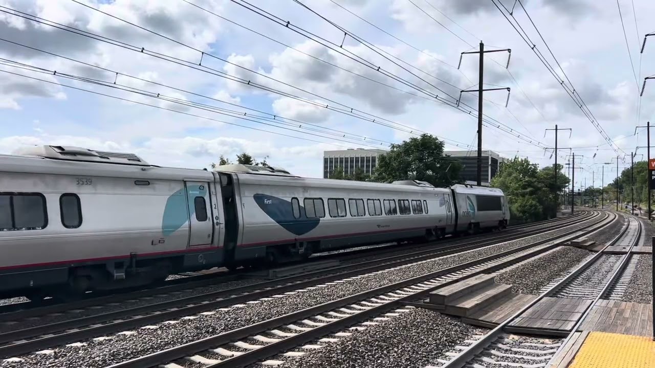 Amtrak NJT and Amtrak Nextgen Acela at Metropark