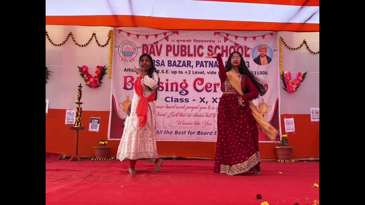 डी ए वी पब्लिक स्कूल परसा बाजार पटना के प्रांगण में ''आशीर्वाद समारोह'' में 10वीं एवं 12वीं के विद्य