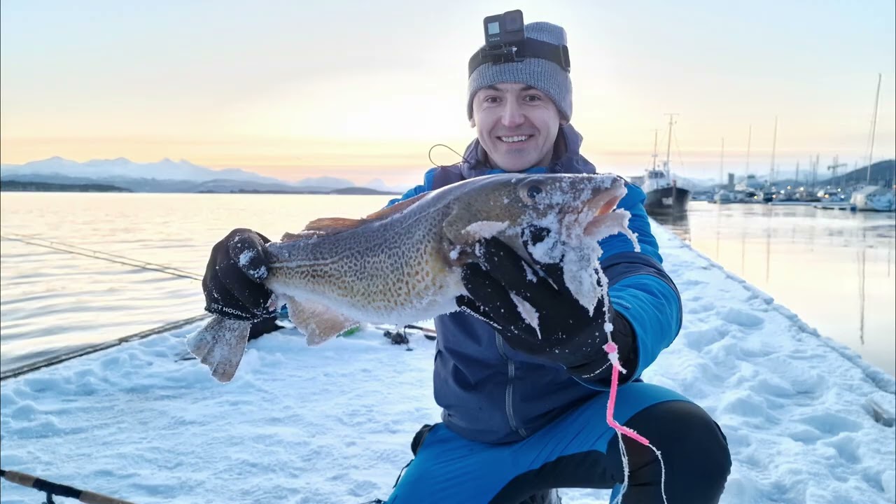 Fishing in the winter time at Retiro in Norway 🇳🇴🐟🎣
