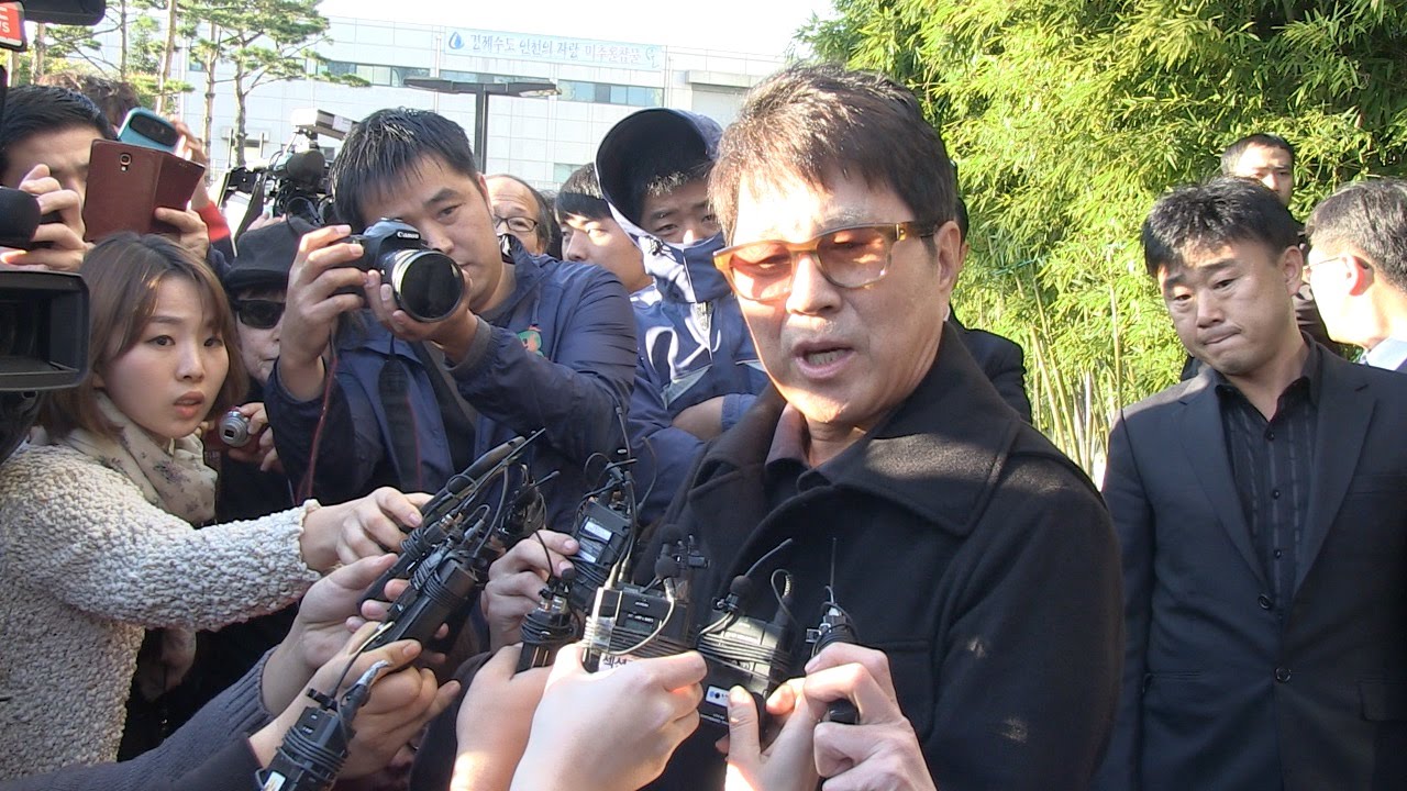 '가왕' 조용필, 신해철 빈소 조문...
