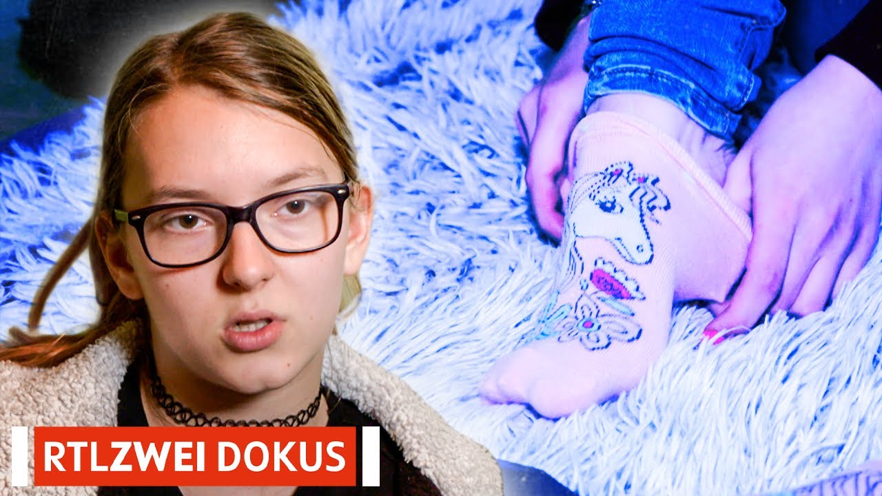 Getragene Socken verkaufen?! | Armes Deutschland | RTLZWEI Dokus