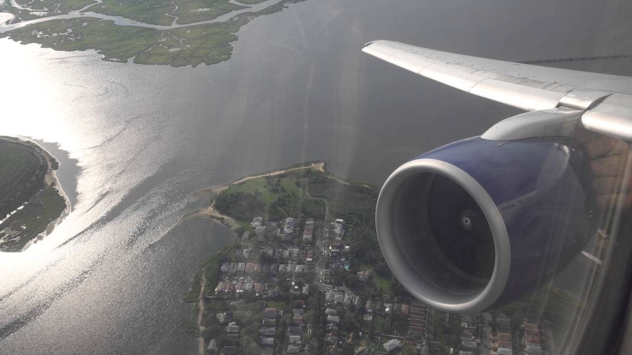 Powerful Engines! Amazing Delta Boeing 757-200 Takeoff in 4K!
