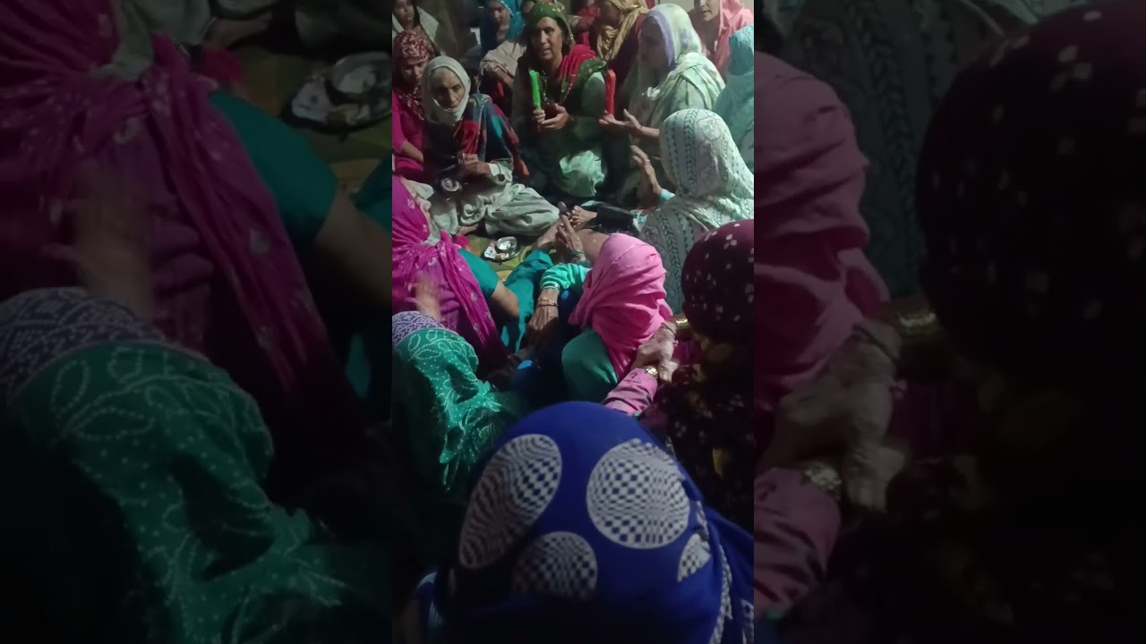 भांजा होने की खुशी में भाभी में कराया कीर्तन