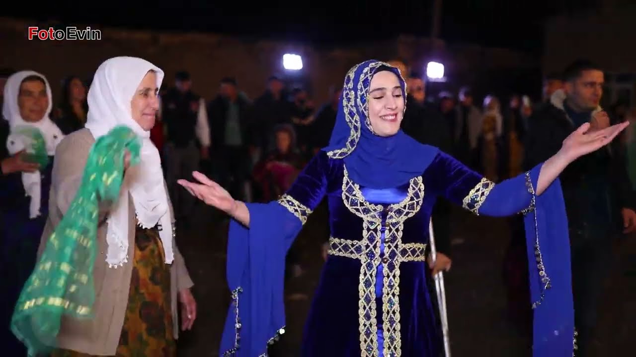 MAŞALLAH ABLAMİZA İSTE HALAY BÖYLE ÇEKİLİR KOMA WELAT FOTO EVİN..