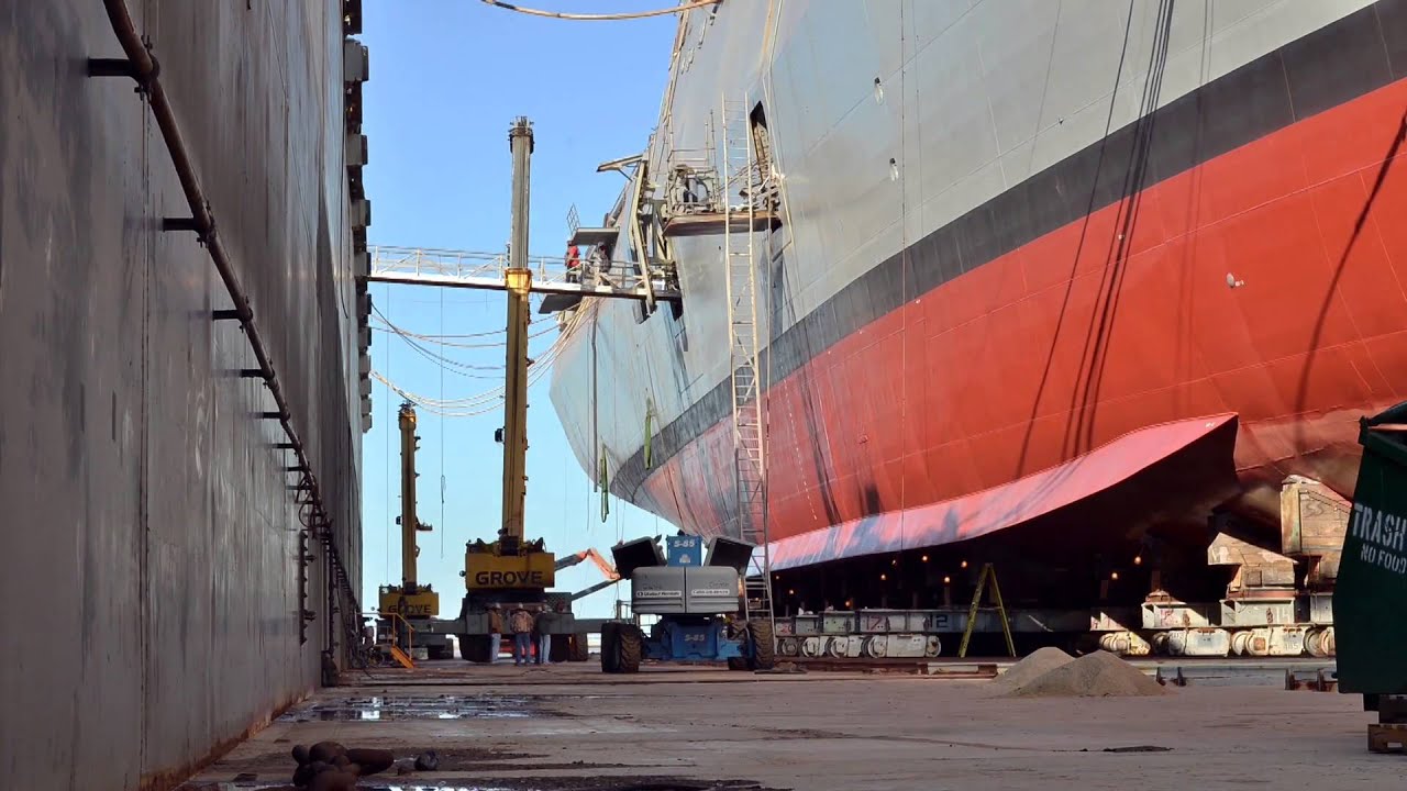 Ingalls Shipbuilding launches LPD 27