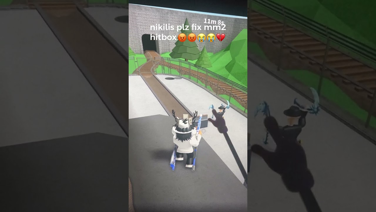 MM2 icewing hitbox is HORRIBLE😡😡