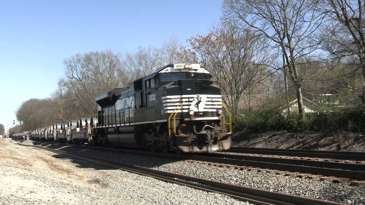 NORFOLK SOUTHERN EMD SD70ACE Southbound Mix Freight