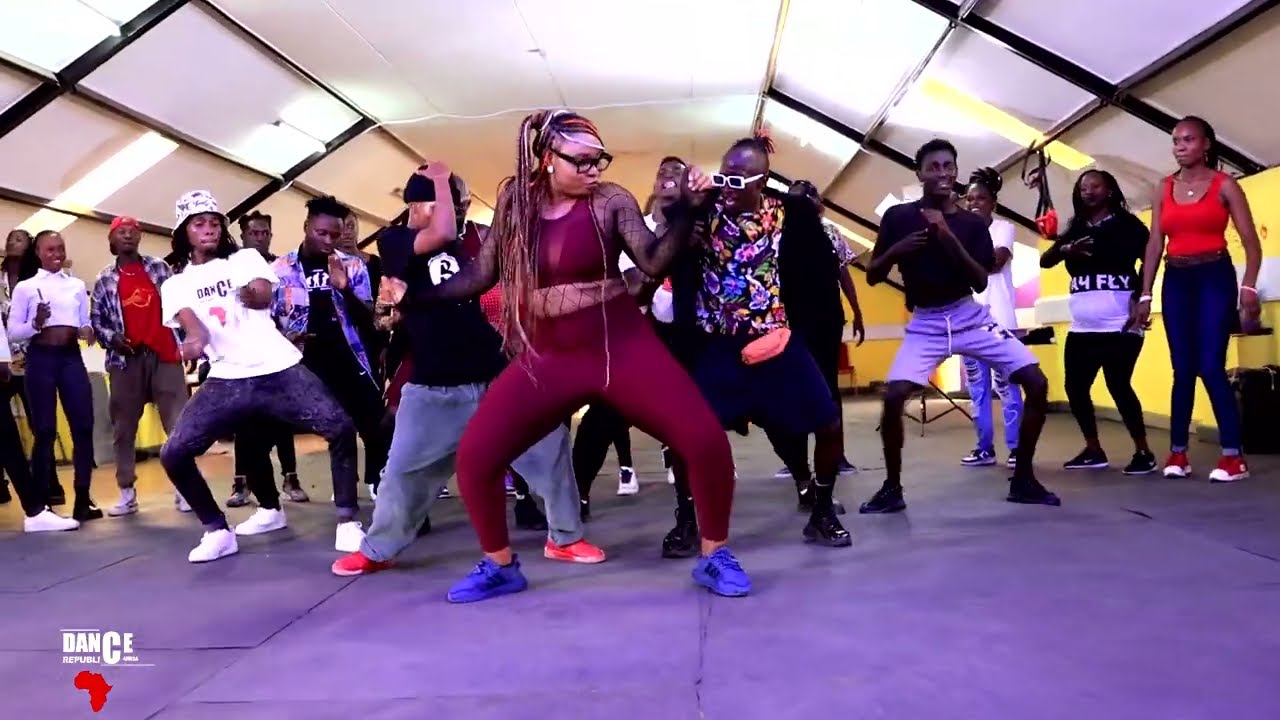 Yemi Alade _ BADDIE TOUR (Kenya) - Dance Republic Africa