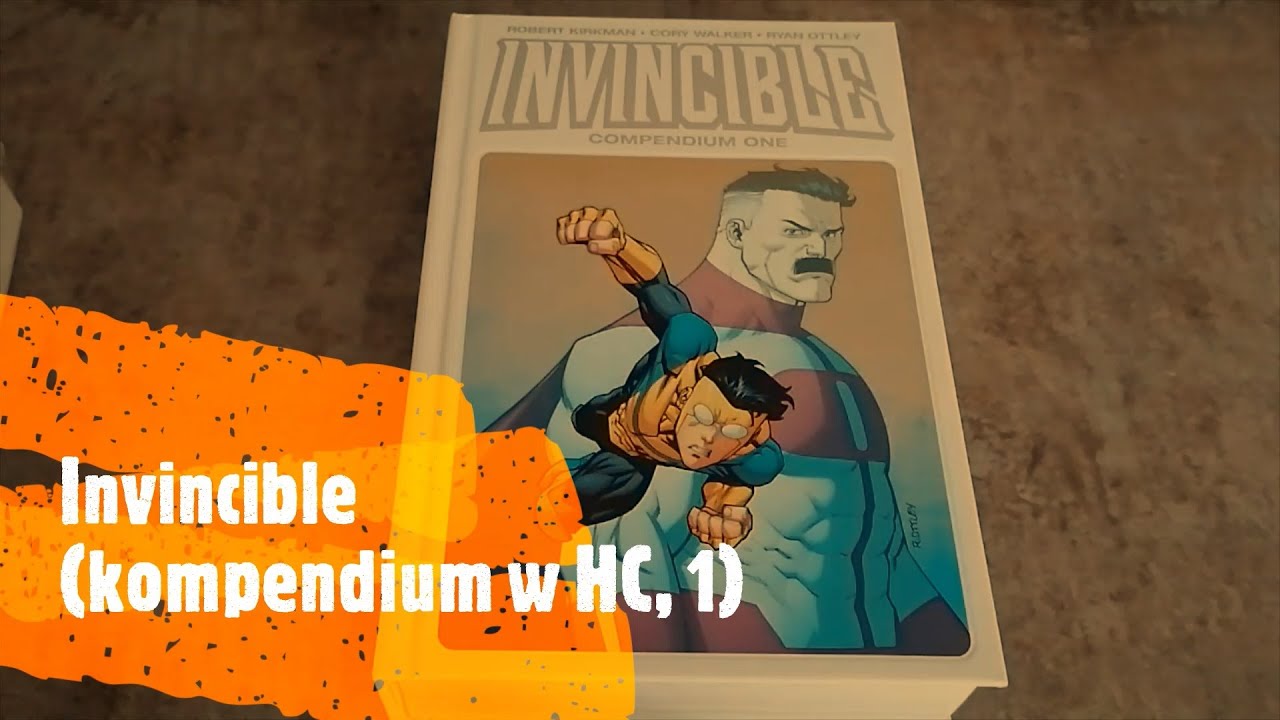 Invincible kompendium HC na tle innych wydań tego komiksu