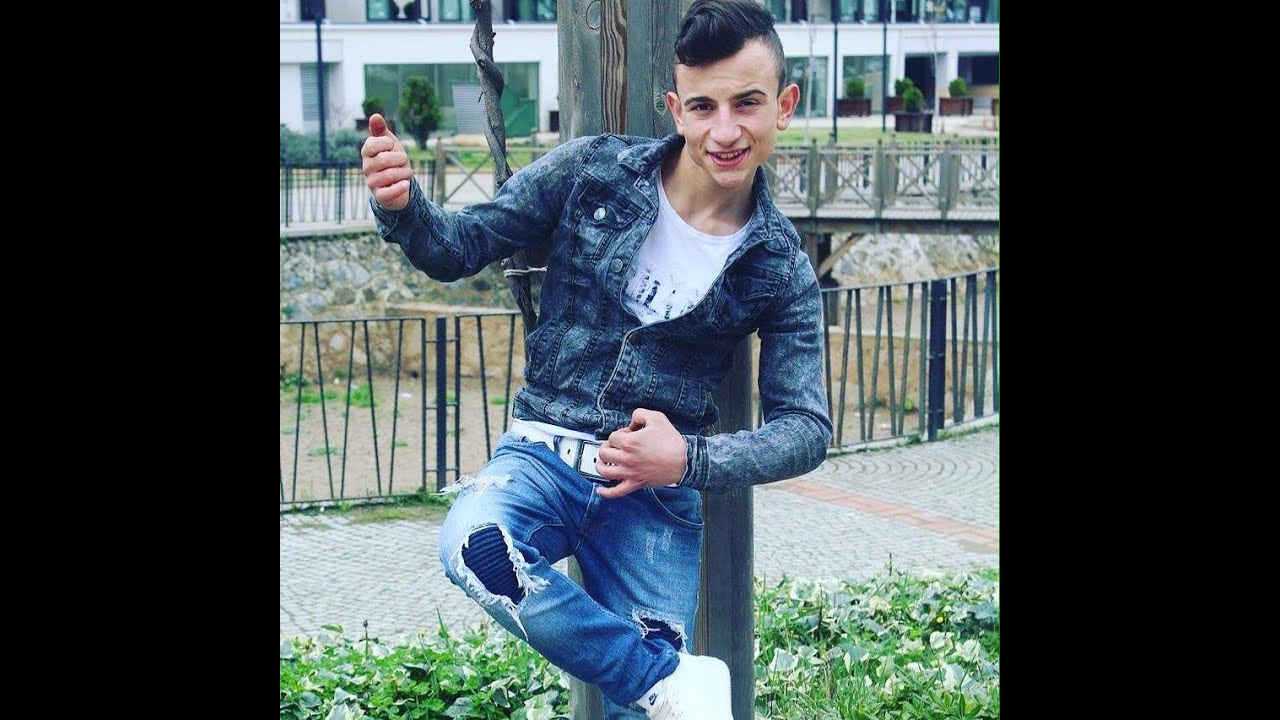 #Berke Kazaz Ft.Olcay Ekşi - 2oı6 - YENİCUMA - Sosyetizim Kızlarr. Genel Kordinatör: Bahadır ÇOLAK