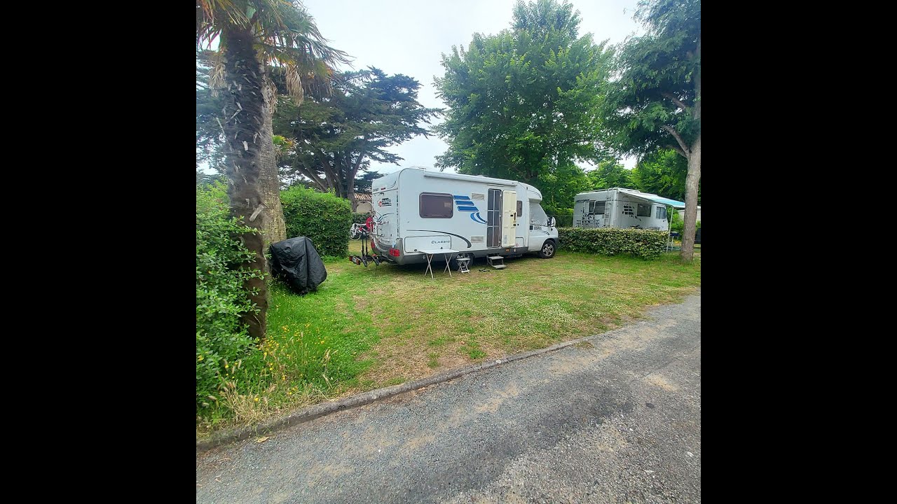 Charlie & Me and Deirdre make our way to stop 3 on our French Connection 2024 tour le Ocean Il de Re