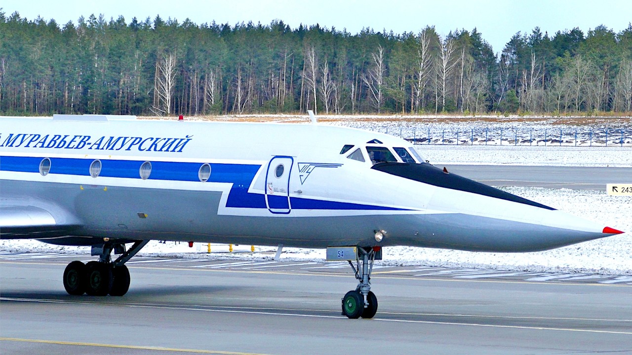 Носатый Туполев Ту-134УБЛ с титулом графа взлетел и сел в сильный ветер. На посадке покачивало.