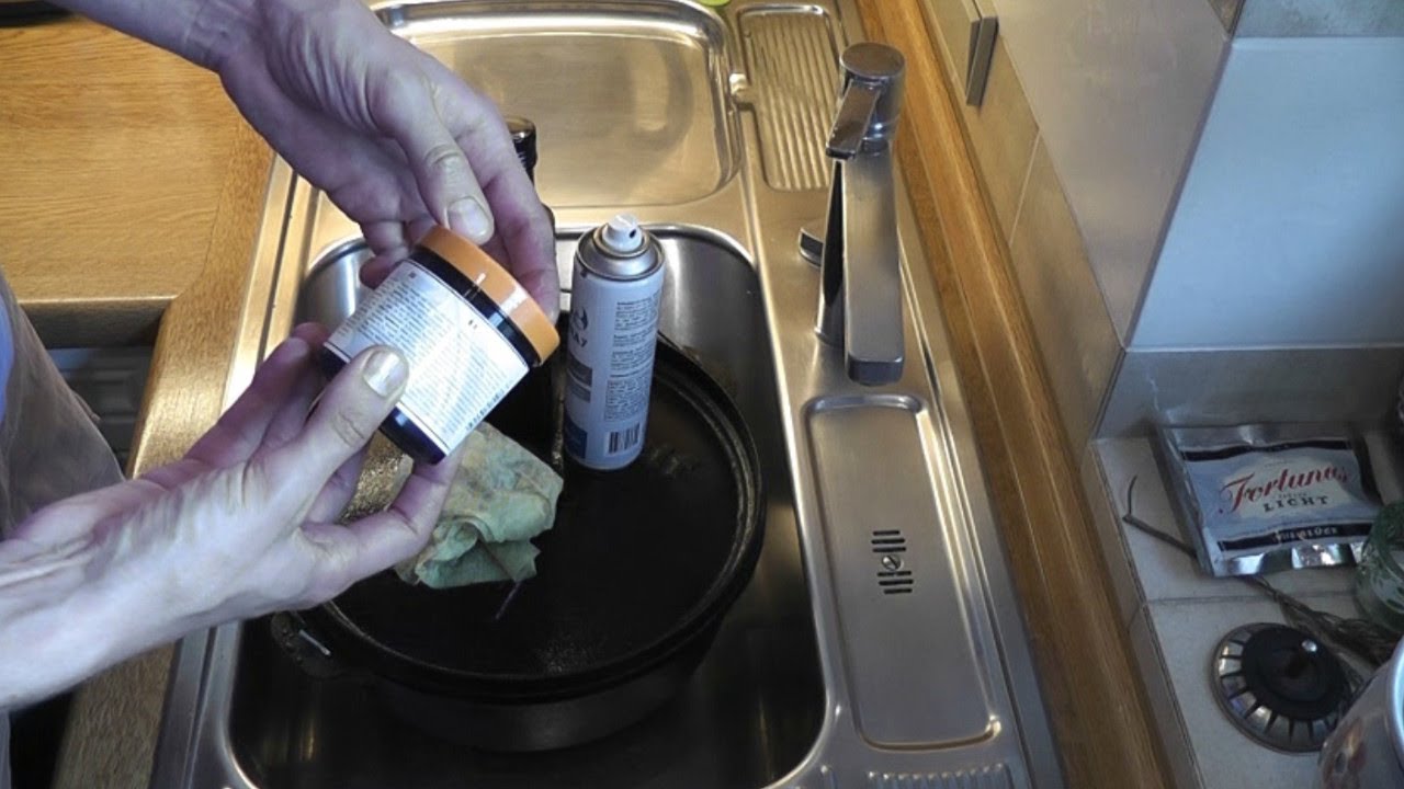 Dutch Oven reinigen - Paste, Spray und &Ouml;l im Test
