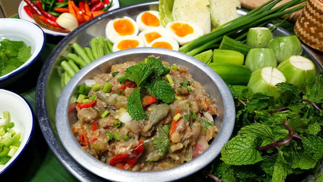 940 ซุปมะเขือใส่ปลาทู อยากกินผัก จัดได้เลย Spicy flaming eggplant paste with  Mackerel