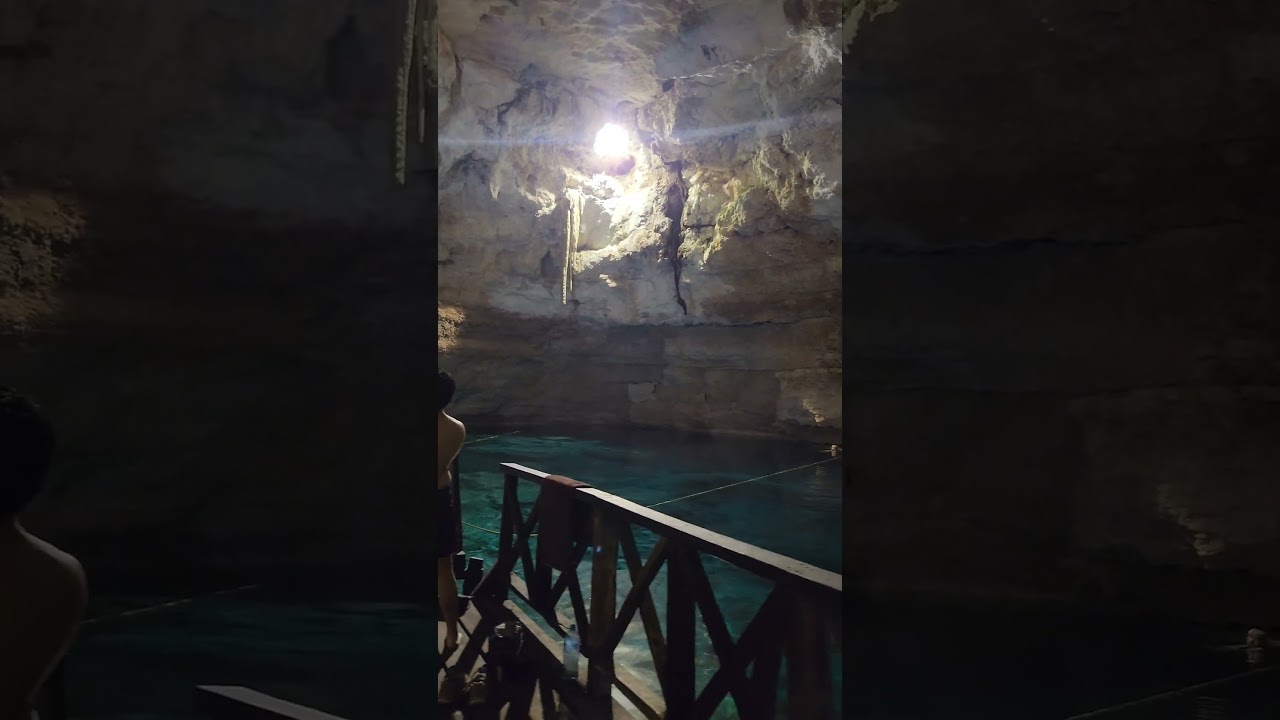 Мы спустились в огромную пещеру, а там вот что!