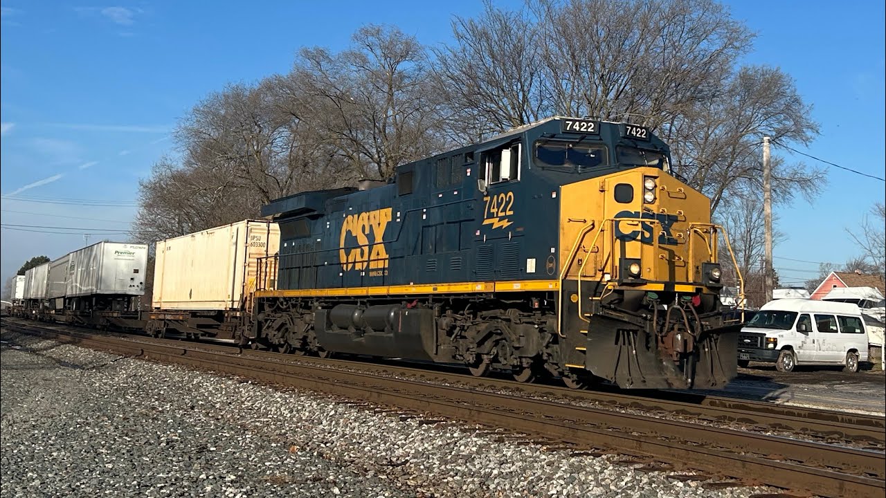 Rails Around Fostoria Ohio 1-08-2026 FT CSX Yn2s, CSX SD70MACs, and more
