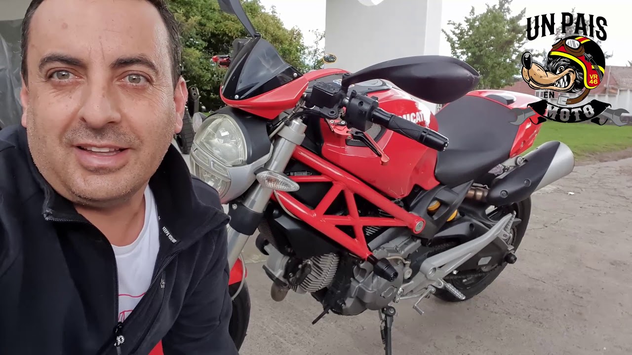 Me visita Andres Vallejo con su Ducati Monster 696