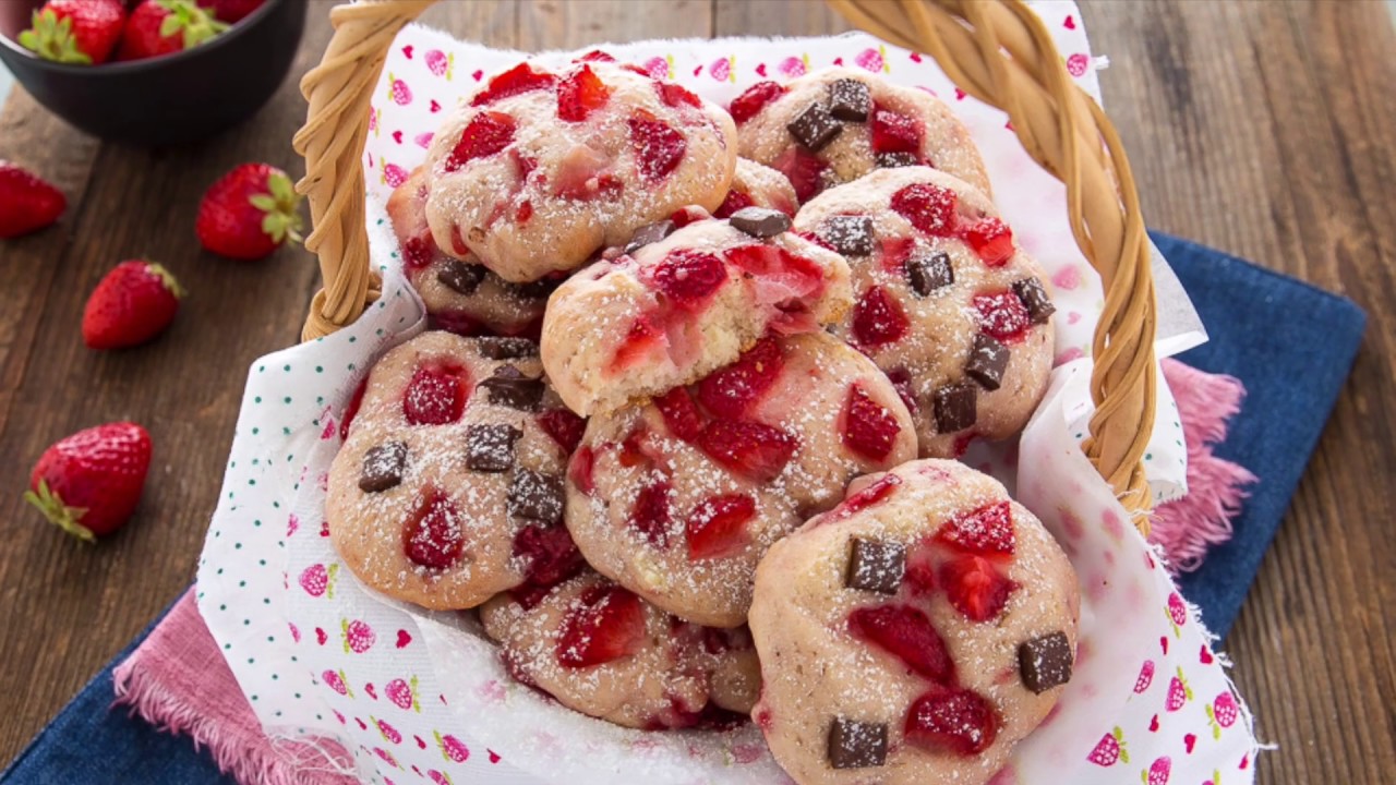 BISCOTTI ALLE FRAGOLE MORBIDI - Ricetta SENZA LATTOSIO Facile e Veloce - Chiarapassion