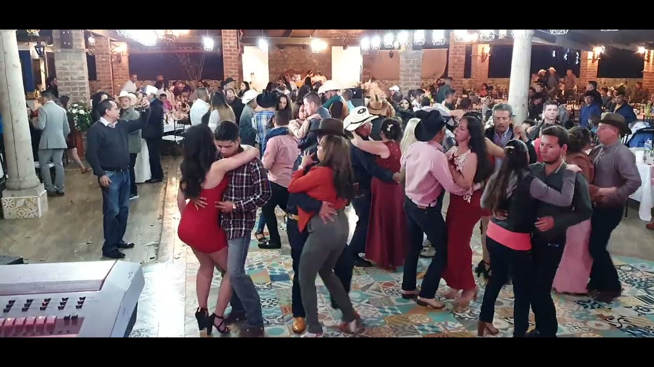 Tocando desde Coalcoman, Michoacan - Grupo Lirio
