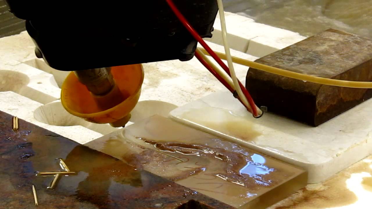 Cięcie wodą pod kątem materiał szkło na waterjet Omax
