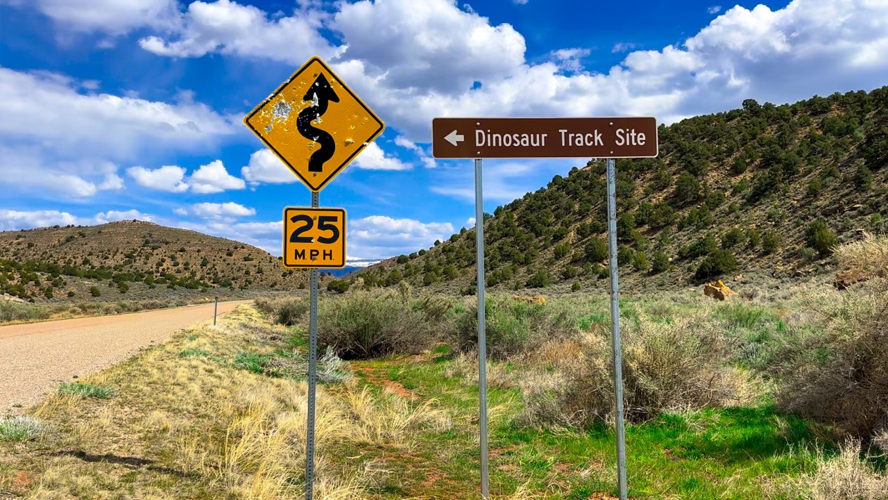 What you find in the middle of nowhere Utah - the AMAZING  Parowan Gap