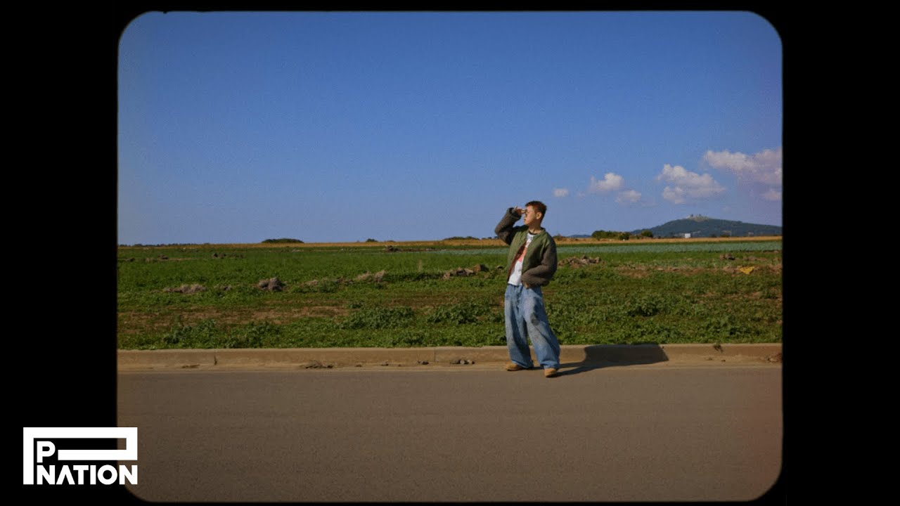 Crush (크러쉬) - &lsquo;Satisfied (Feat. PENOMECO)&rsquo; Track Video