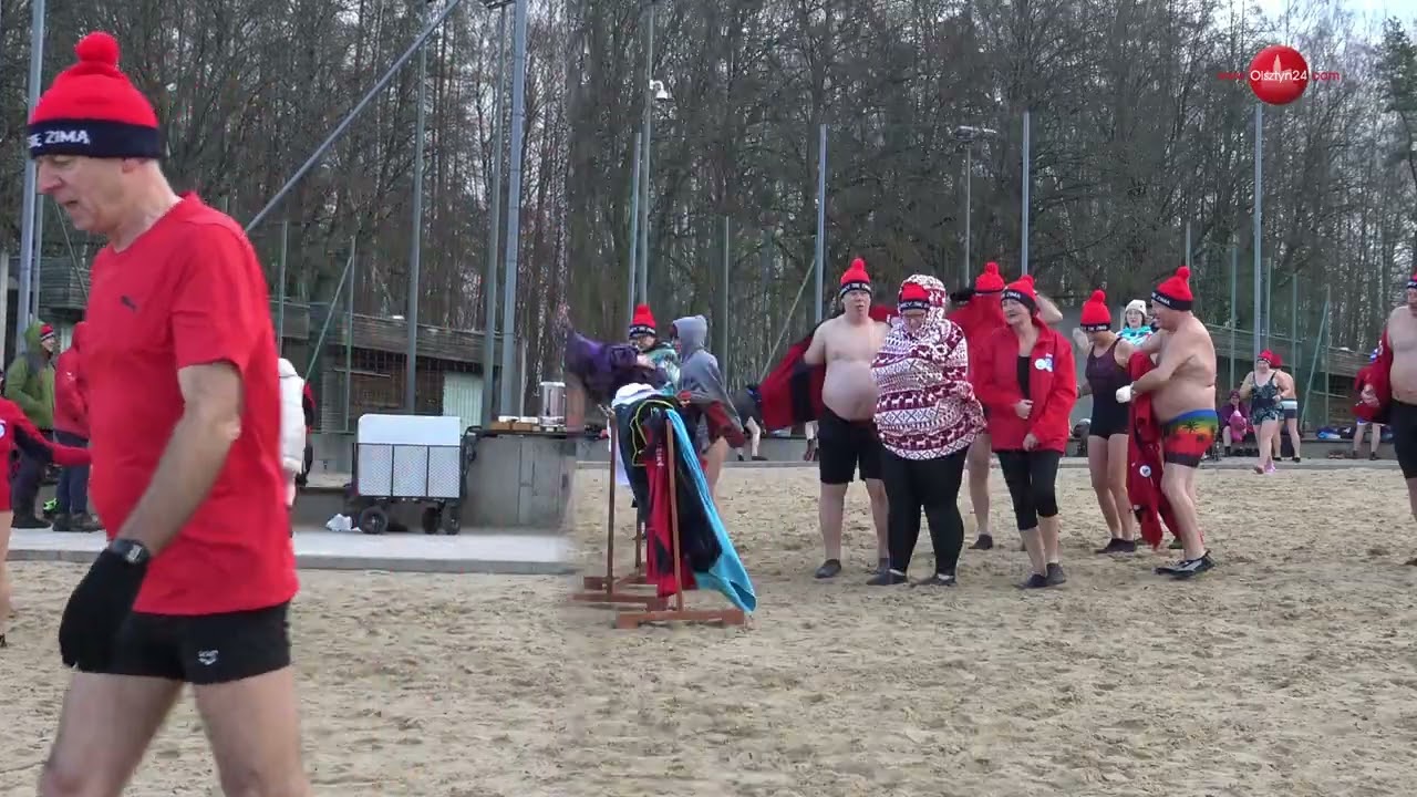 OLSZTYN24: Ostatnia w 2025 roku zimowa kąpiel olsztyńskich morsów z klubu „Kąpiący się zimą”