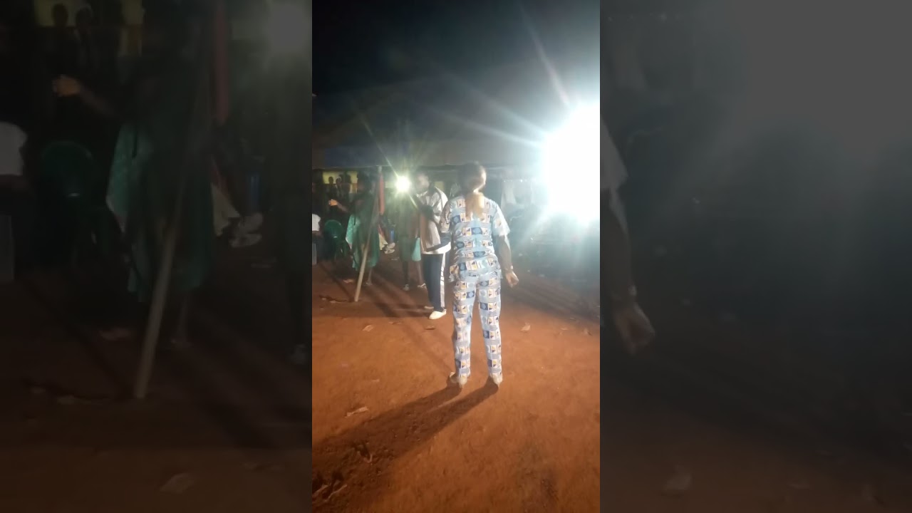 R E I N E   D E B O R A.