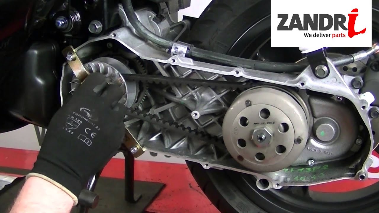 Variateurrollen vervangen | Yamaha Aerox