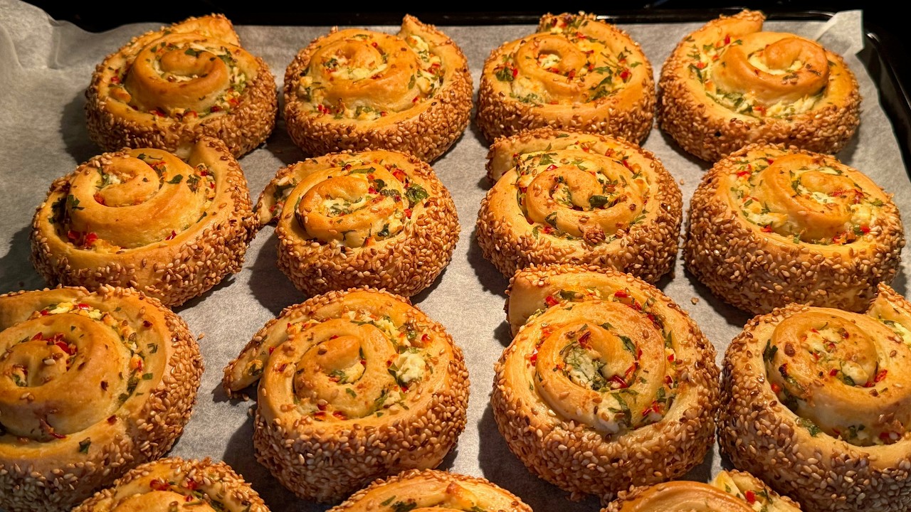 POĞAÇAYI ARTIK HEP BÖYLE YAPIYORUM❗️Susamlı Rulo Poğaça Peynirli 🥯Hamur İşleri ✅ Çiçekintarifleri