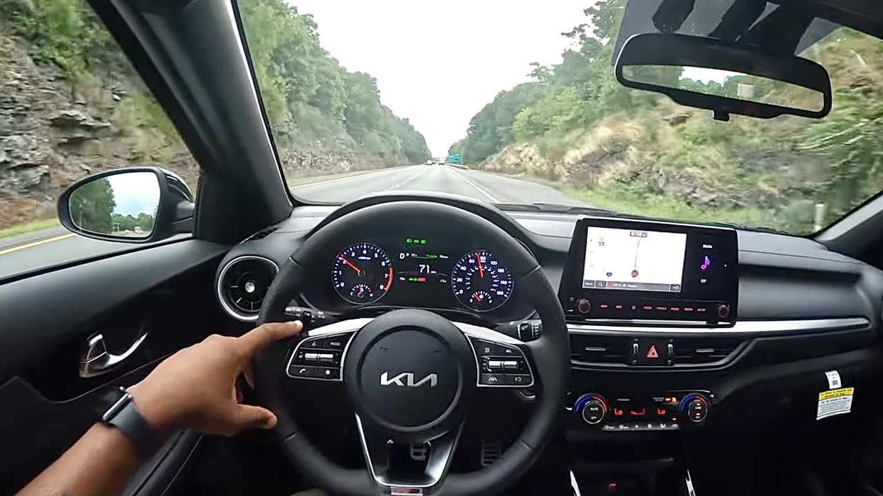 5 причин приобрести Kia Forte GT-Line 2023 года
