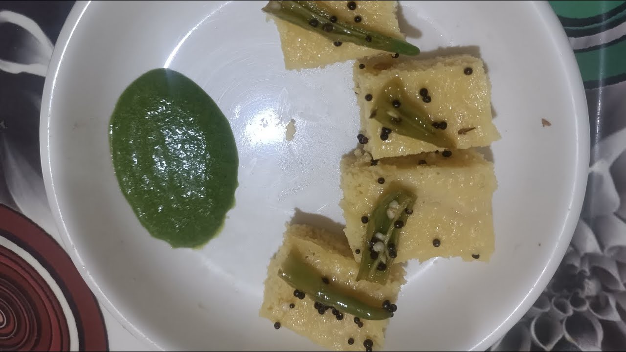 Dhokla#foodshorts #dhokla #khamand #besandhokla #rawadhokla#gharkaswad #recipe #cooking #easyrecipe 