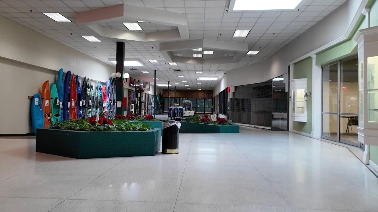 Point at Carlisle Plaza (Carlisle, PA) - so much brick!