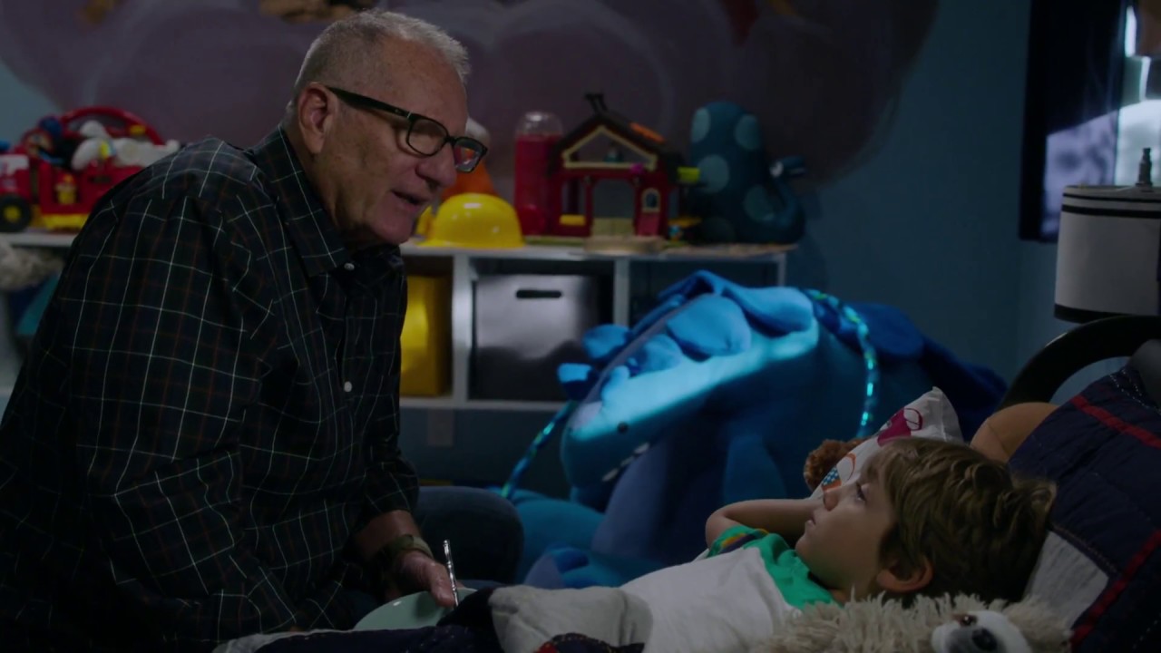 Jay Bribes Joe - Modern Family