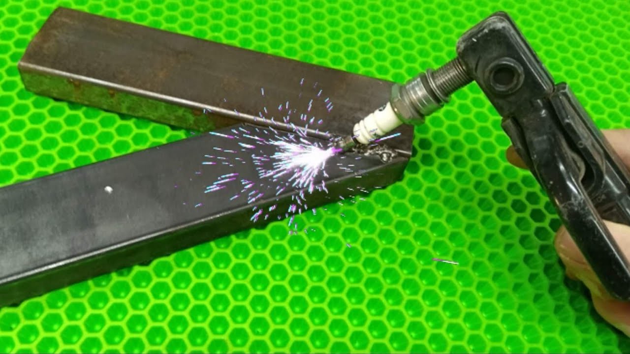 Few people know THIS SPARK plug SECRET! 4 Great ideas with your own hands!