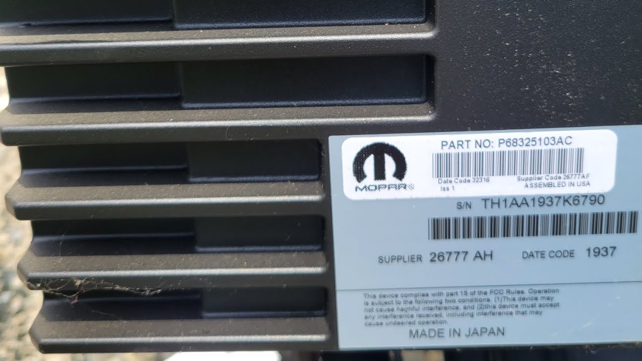 Расположение и снятие усилителя Jeep Grand Cherokee Alpine 2018 года