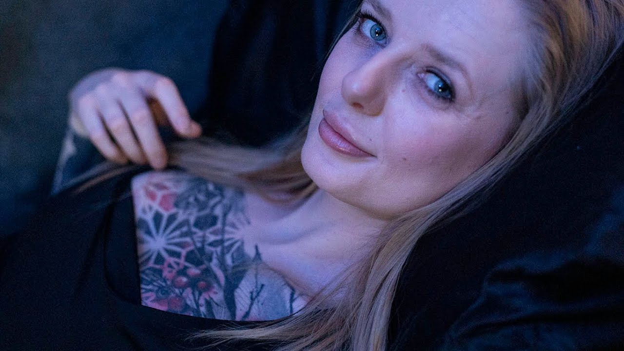 ASMR Roommate Gives You Back Rubs - Roleplay
