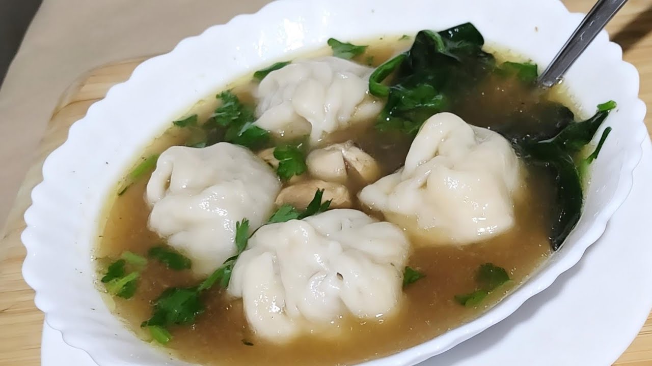 Dumplings y sopa wonton, con masa casera.