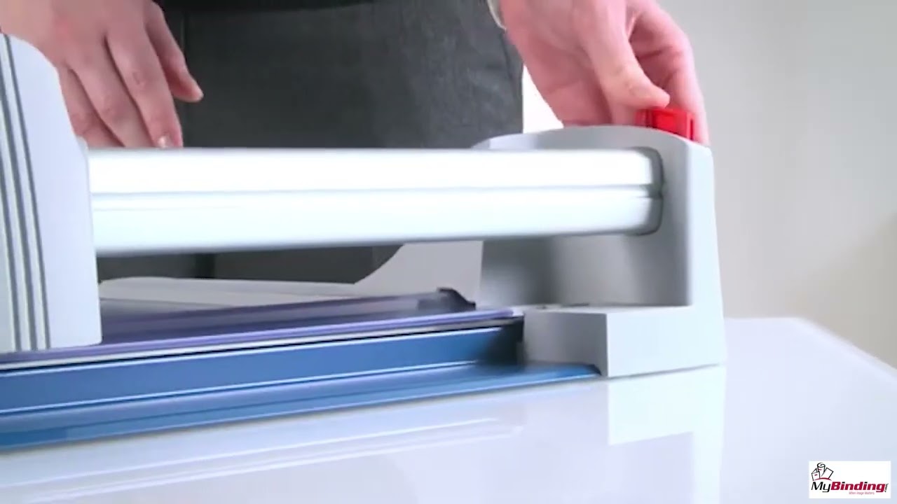 Dahle Model 444 Premium Rolling Trimmer Features Video