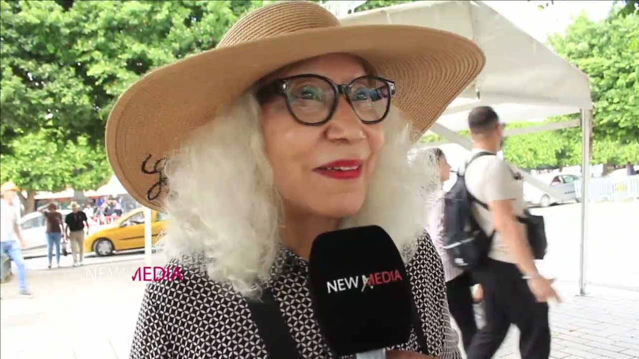 ذهبت لسفارة بلدي في فرنسا لأطلب خدمة جواز سفر .. فطلب مني مالًا 