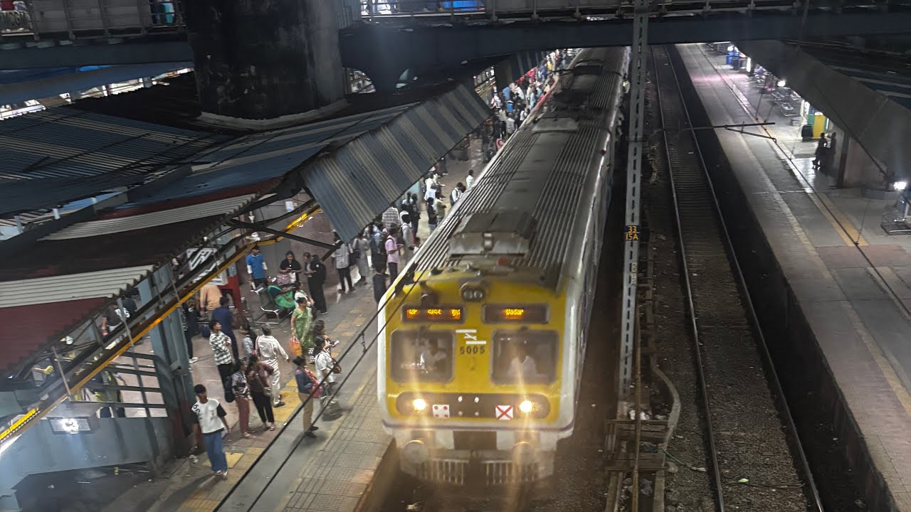 Mumbai local train|| life line of Mumbail|Mumbai 24 hours running train ||Mumbai crowded train