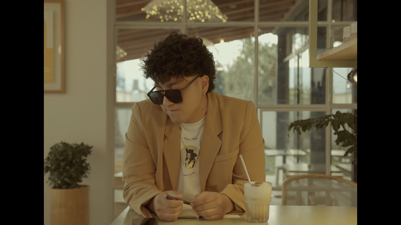 Milo Mae - SOBRARON RAZONES (Video Oficial)