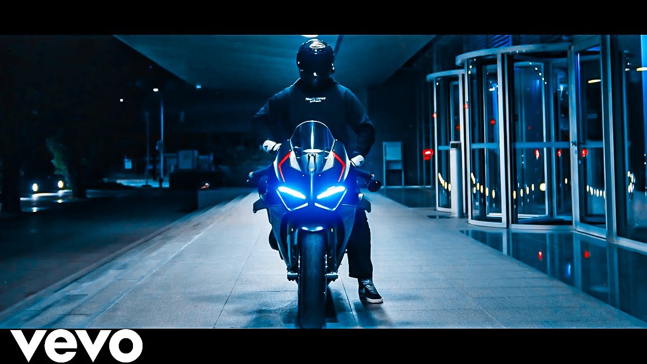 НОЧНАЯ ПОЕЗДКА - Aprilia RSV4 и BMW S1000RR (при участии Evil Media и Ferscarro)