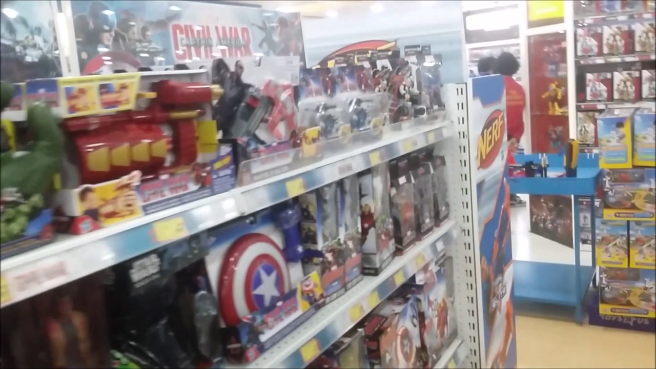 Toy Hunting in Shanghai China - Choice Toy, Toys R Us, Hot Toys